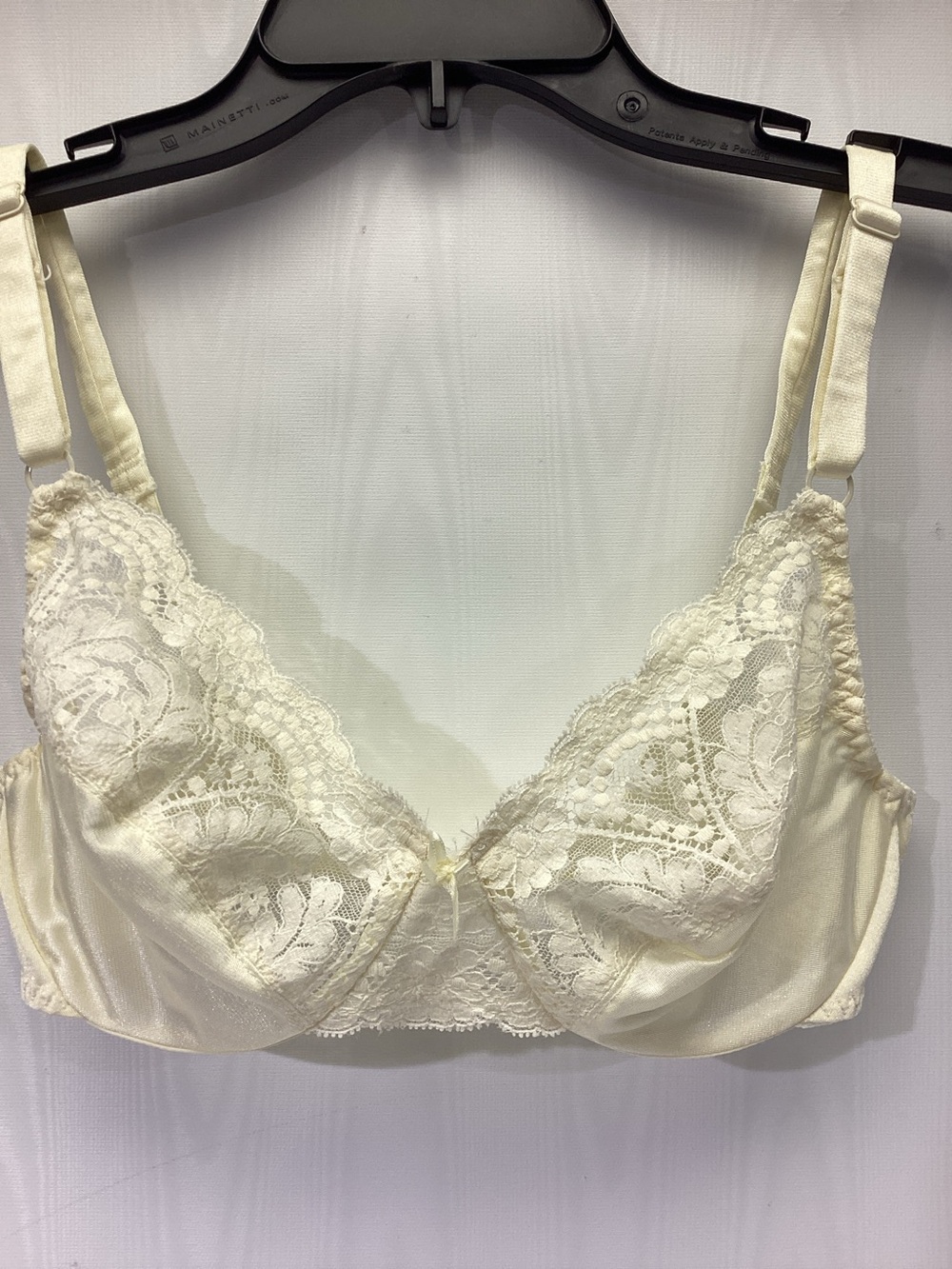 Vintage Vassarette Underneath it all Underwire Sheer Lace Soft Cup 34C Ivory